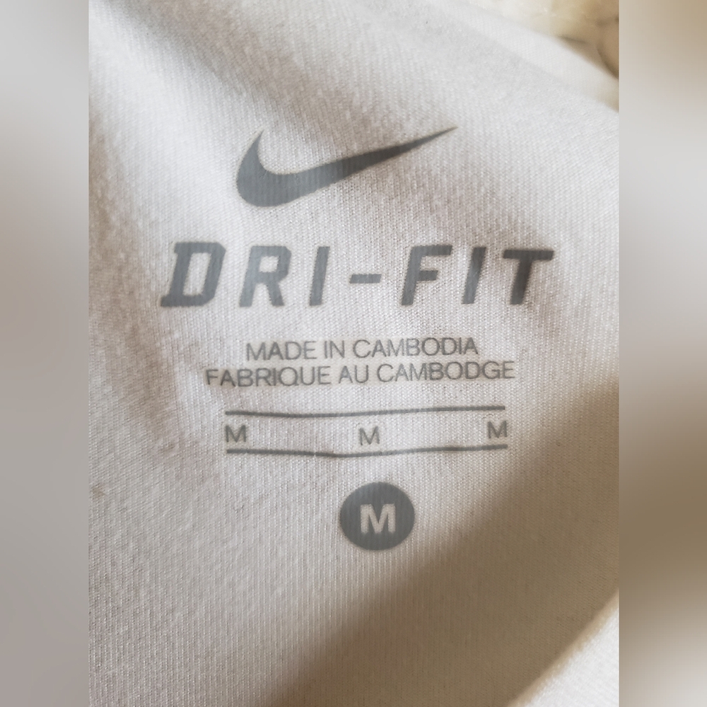 🔥 Women's Nike Dry-Fit Long Sleeved Top - Size Medium - Picture 4 of 4